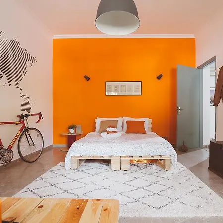 Ilioupoli Family Apartment